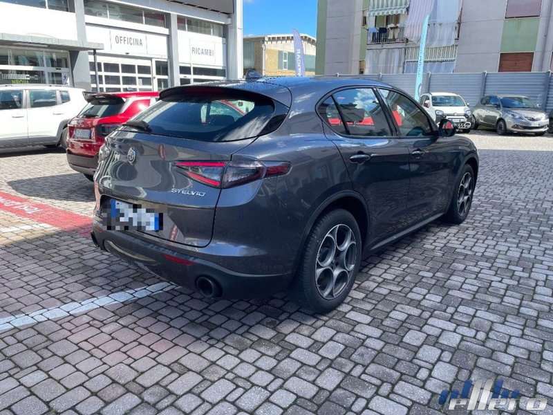 Alfa Romeo Stelvio usata a Cuneo (5)