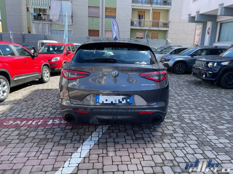 Alfa Romeo Stelvio usata a Cuneo (6)