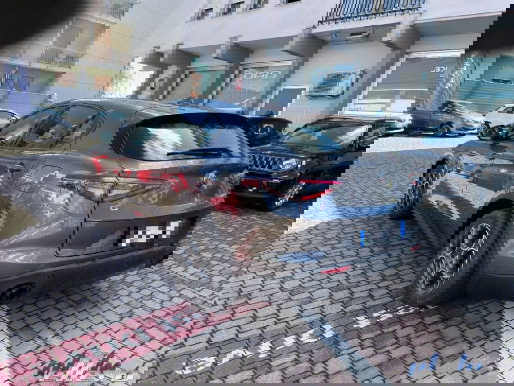 Alfa Romeo Stelvio usata a Cuneo (7)