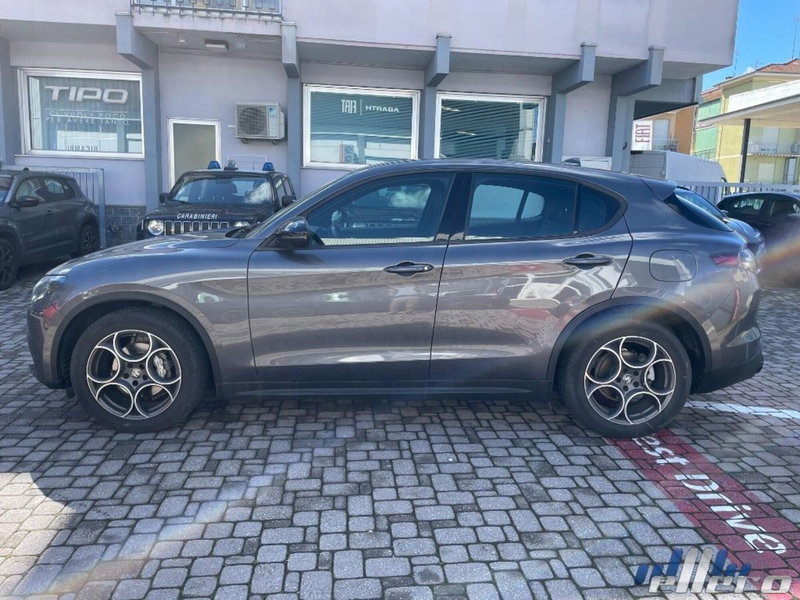Alfa Romeo Stelvio usata a Cuneo (8)