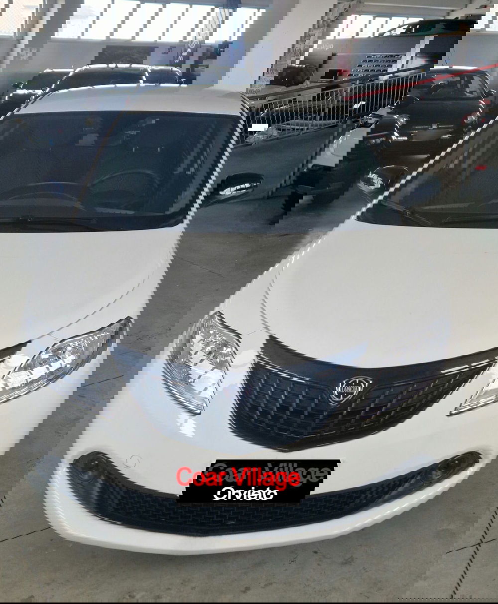 Lancia Ypsilon usata a Terni (2)