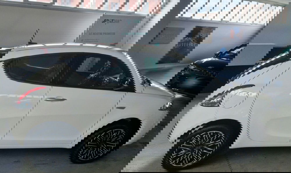 Lancia Ypsilon usata a Terni (3)