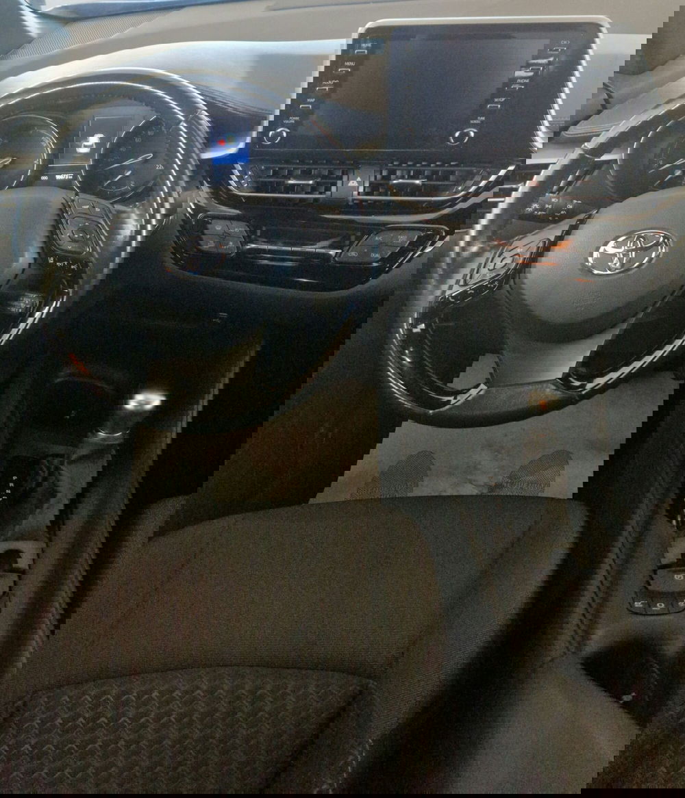 Toyota Toyota C-HR usata a Terni (11)