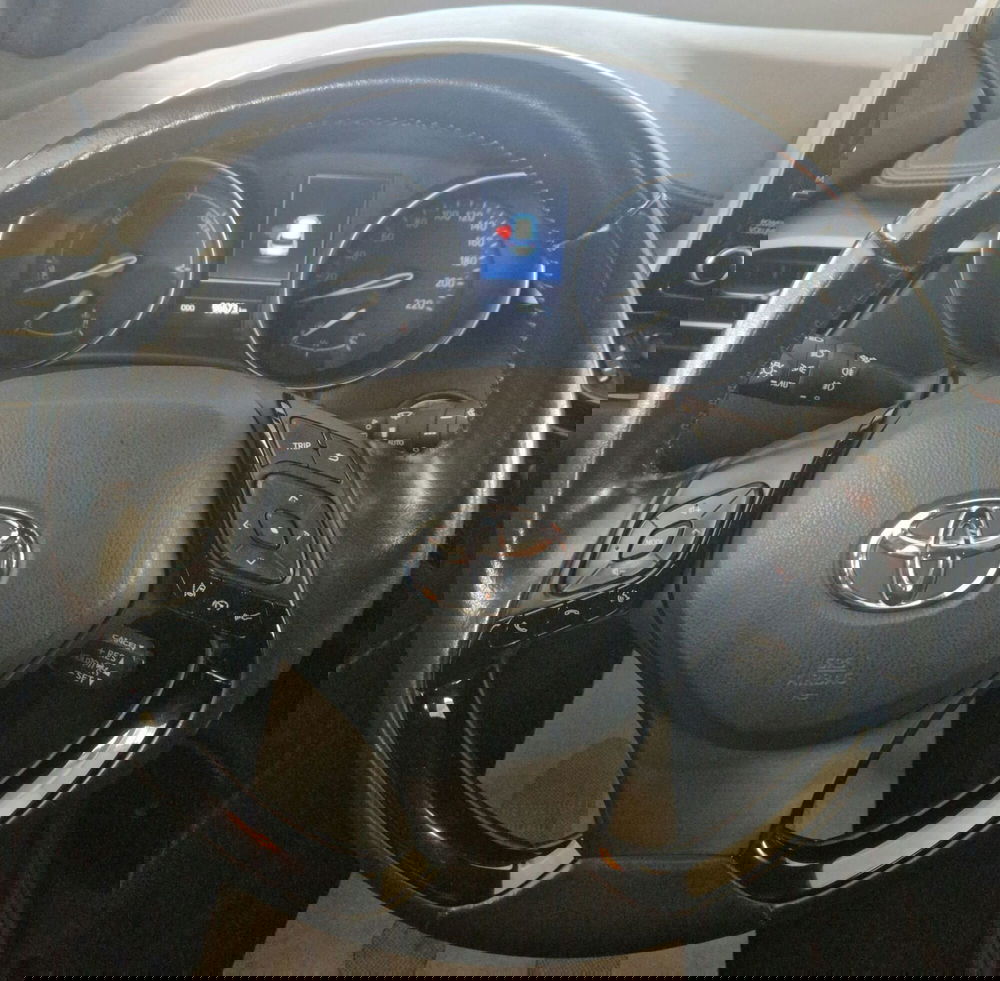 Toyota Toyota C-HR usata a Terni (12)