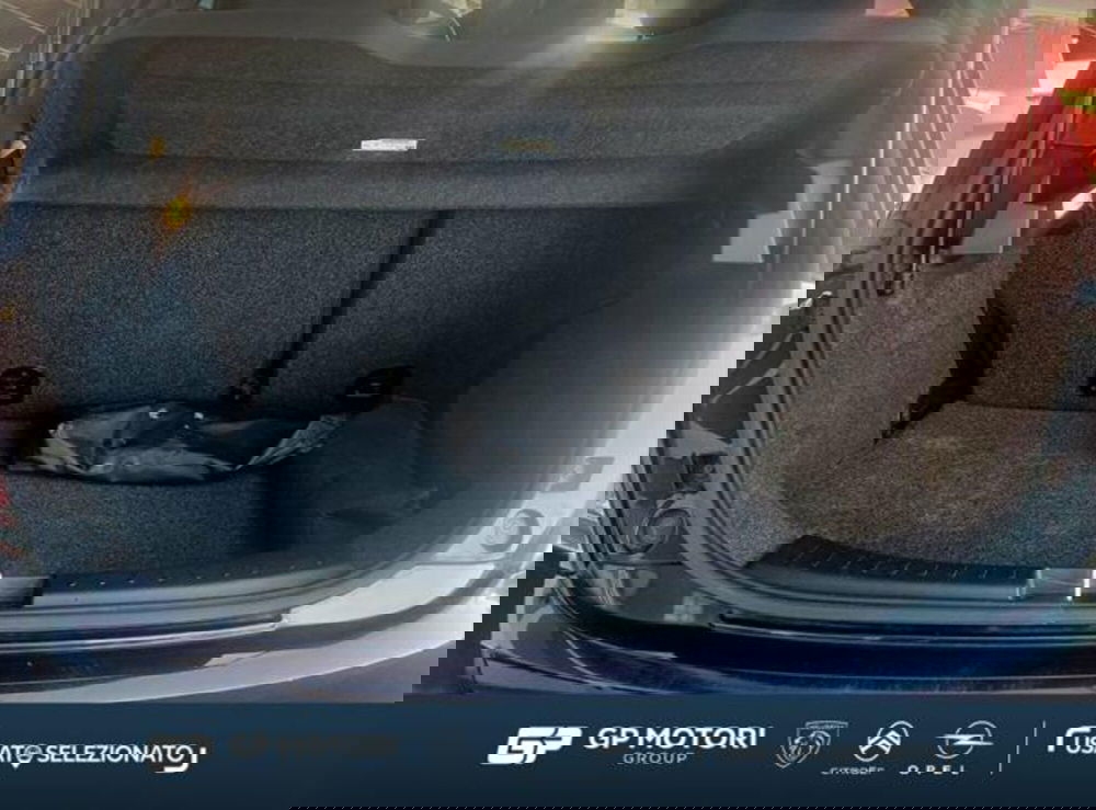 Lancia Ypsilon usata a Caserta (5)