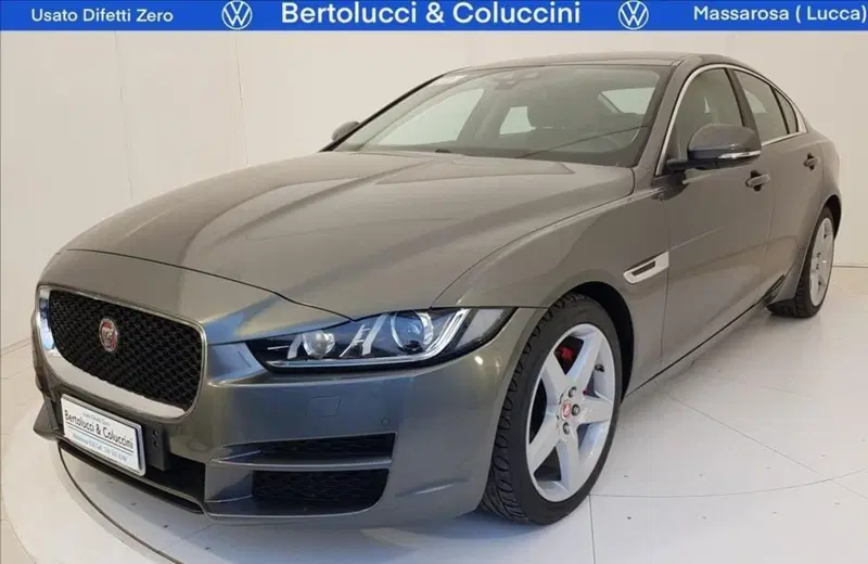 Jaguar XE usata a Lucca
