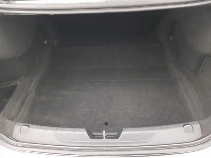 Jaguar XE usata a Lucca (15)