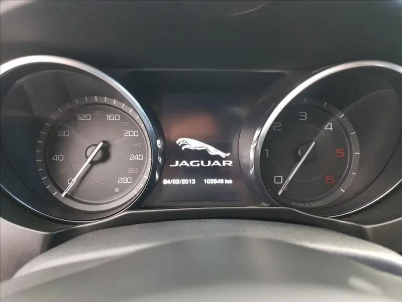 Jaguar XE usata a Lucca (16)
