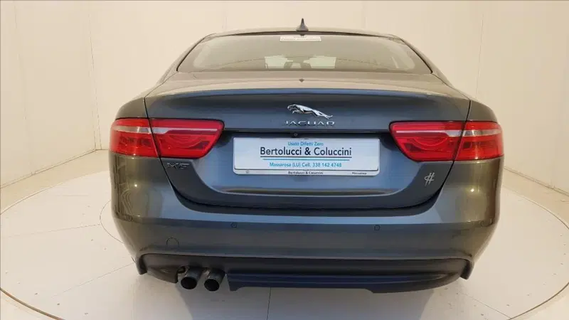 Jaguar XE usata a Lucca (5)