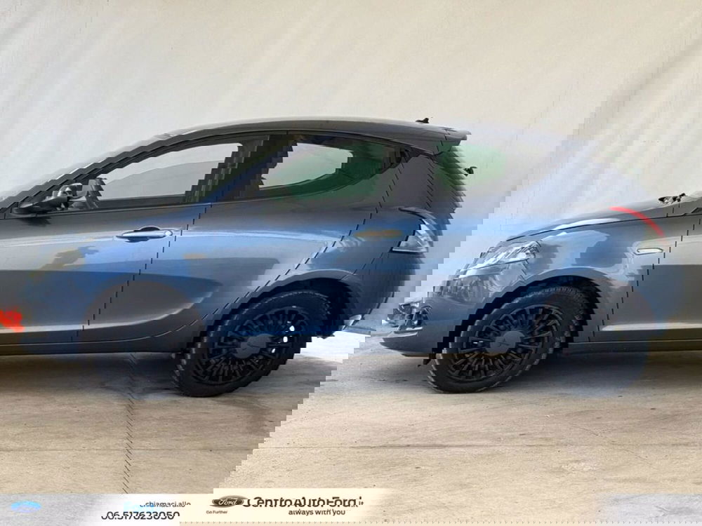 Lancia Ypsilon usata a Roma (3)