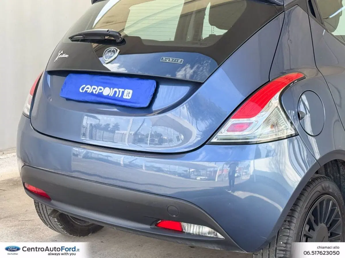 Lancia Ypsilon usata a Roma (17)