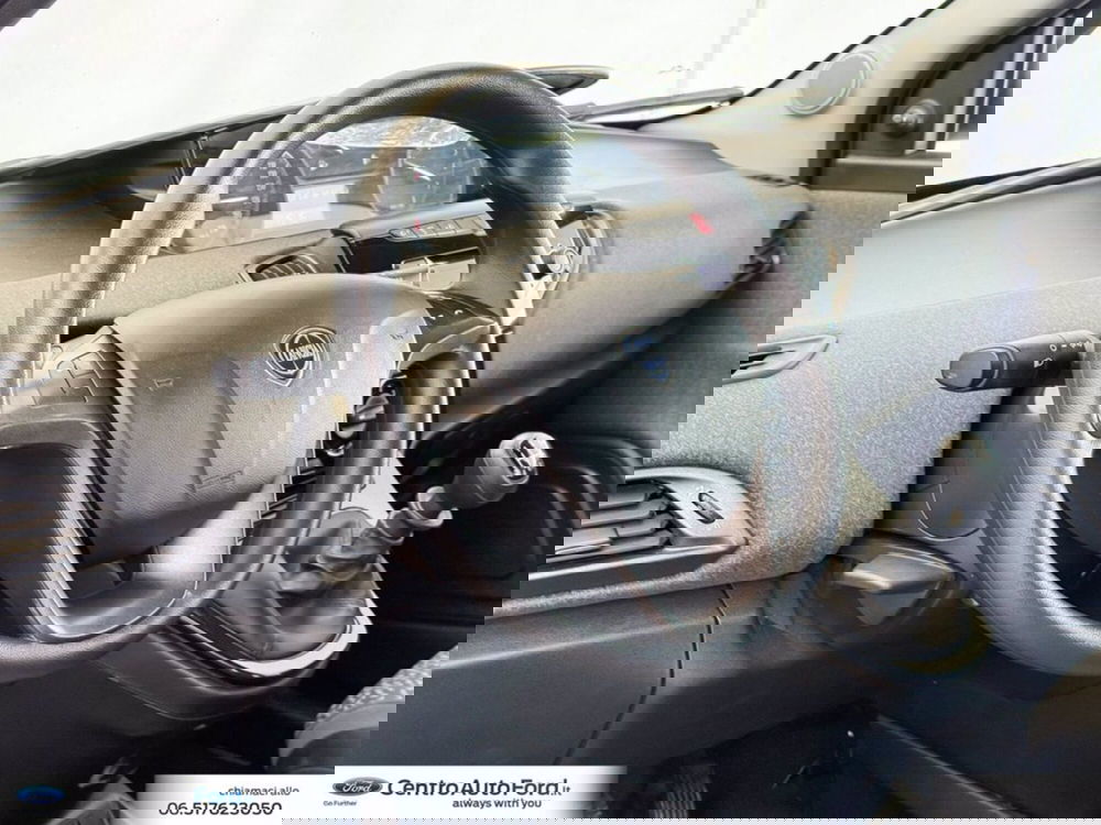 Lancia Ypsilon usata a Roma (18)
