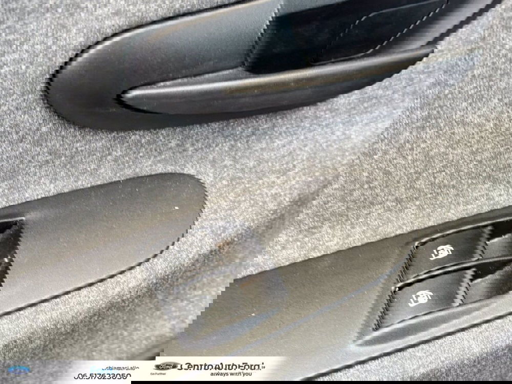 Lancia Ypsilon usata a Roma (19)