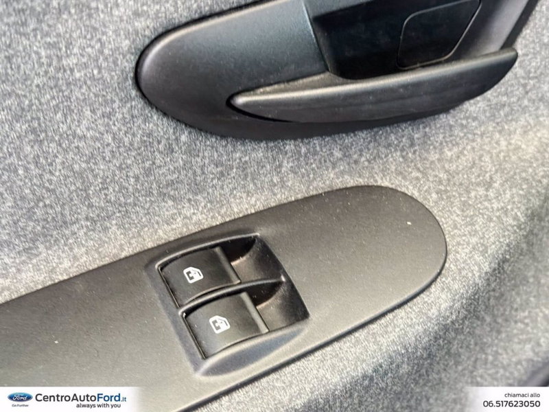 Lancia Ypsilon usata a Roma (19)