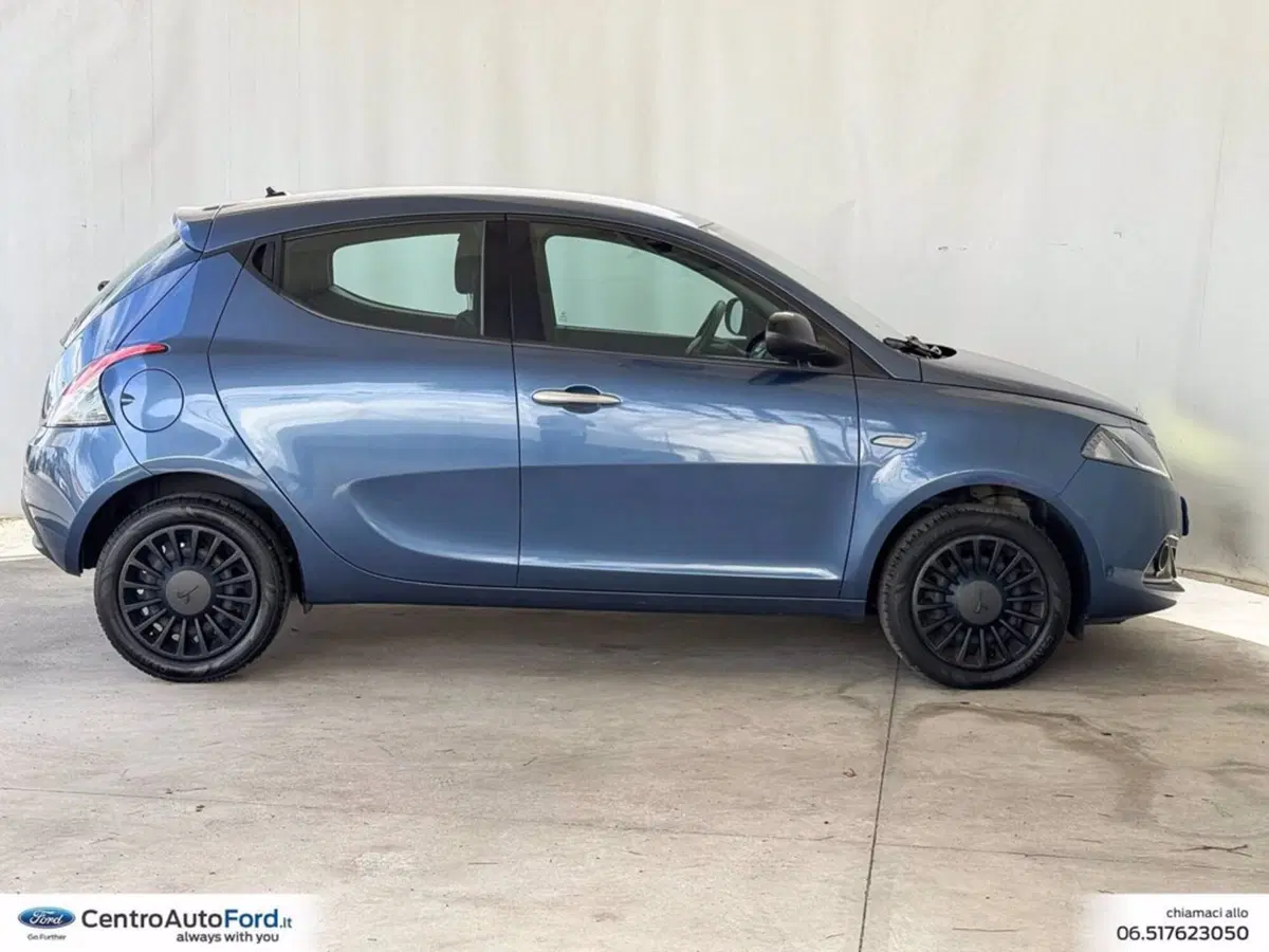 Lancia Ypsilon usata a Roma (5)