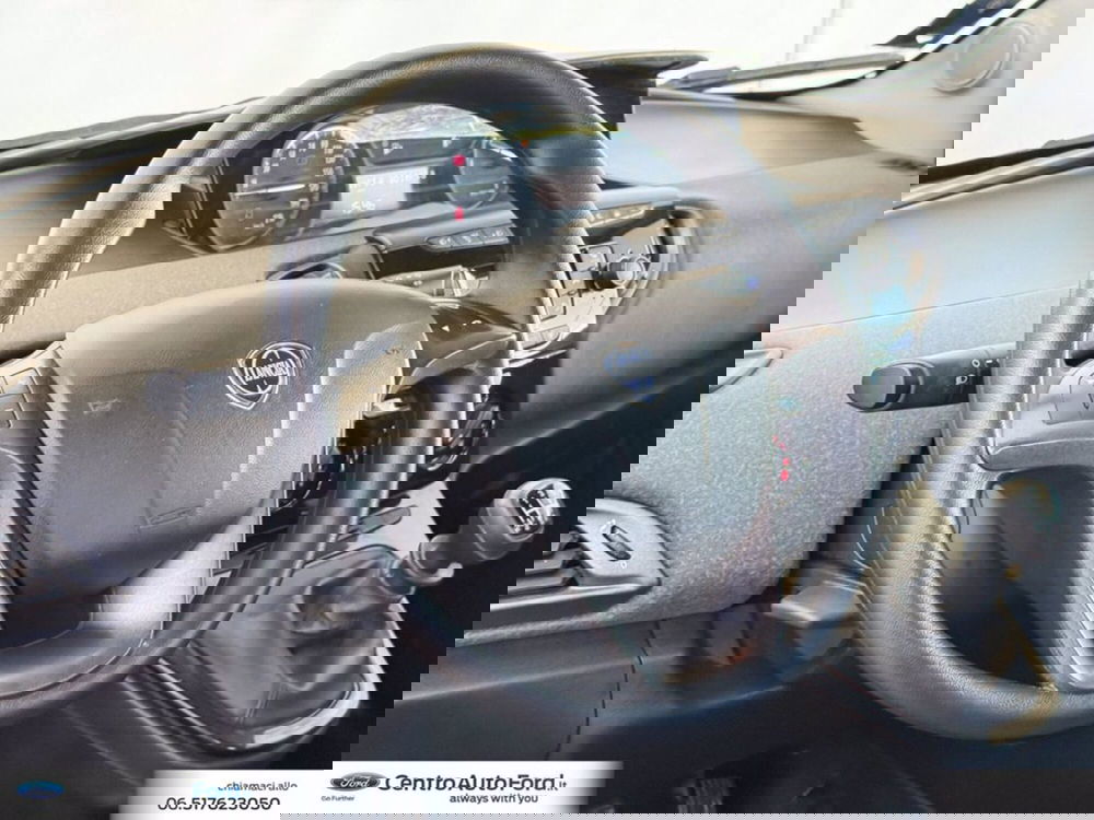 Lancia Ypsilon usata a Roma (17)