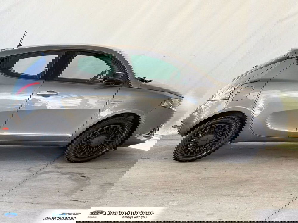 Lancia Ypsilon usata a Roma (5)