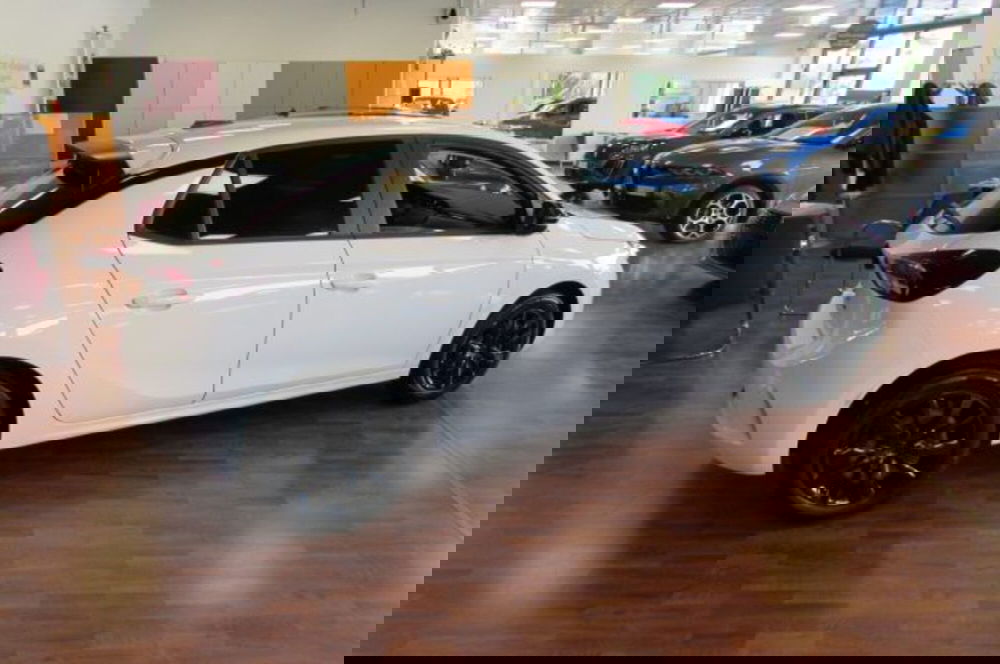 Opel Corsa nuova a Milano (3)