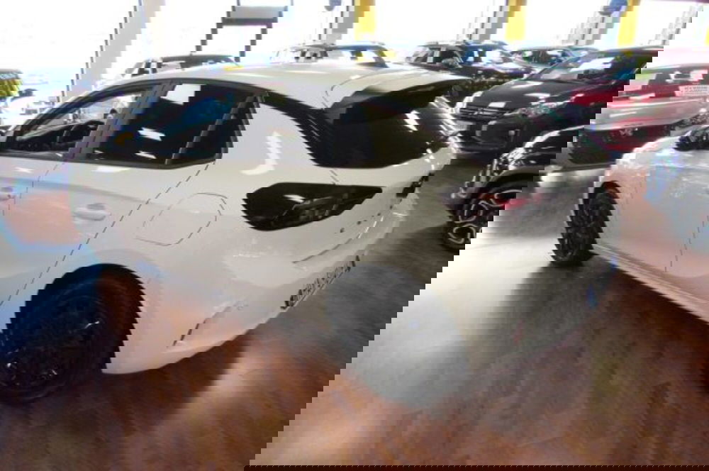 Opel Corsa nuova a Milano (4)