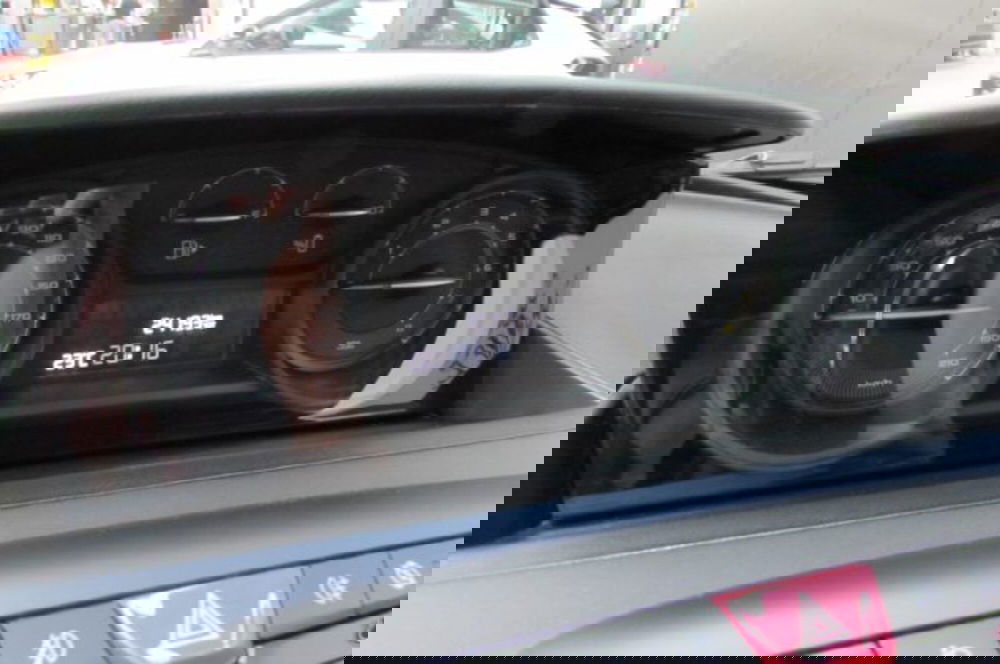 Lancia Ypsilon usata a Milano (10)