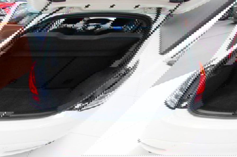 Lancia Ypsilon usata a Milano (13)