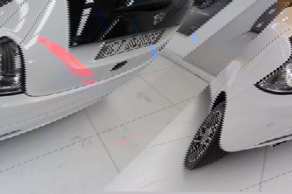 Lancia Ypsilon usata a Milano (14)