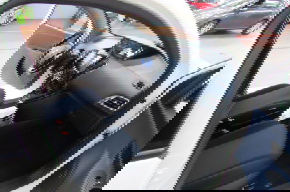 Lancia Ypsilon usata a Milano (15)