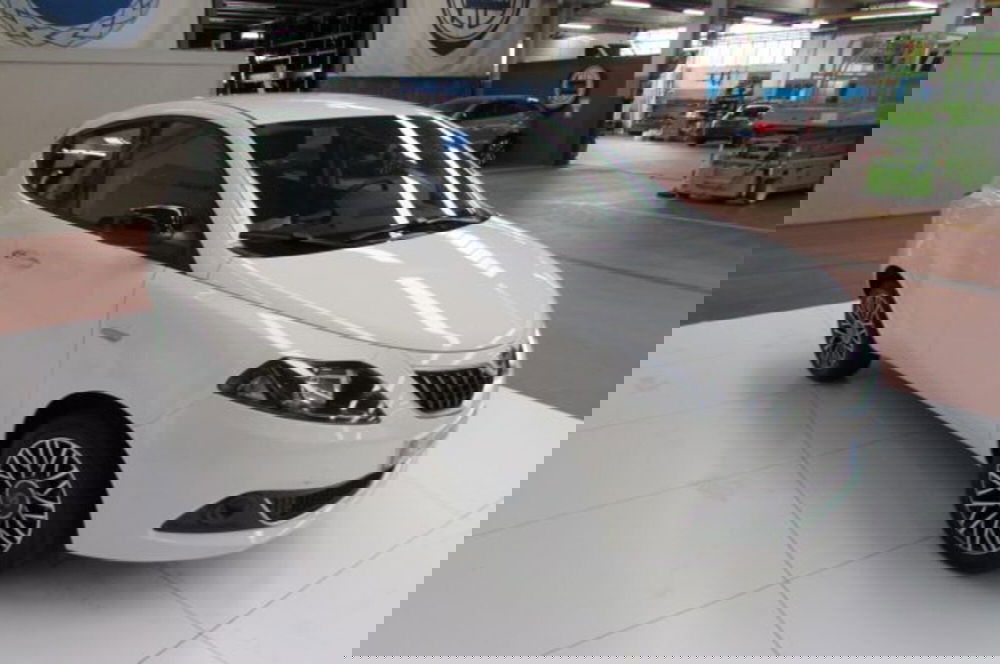 Lancia Ypsilon usata a Milano (2)