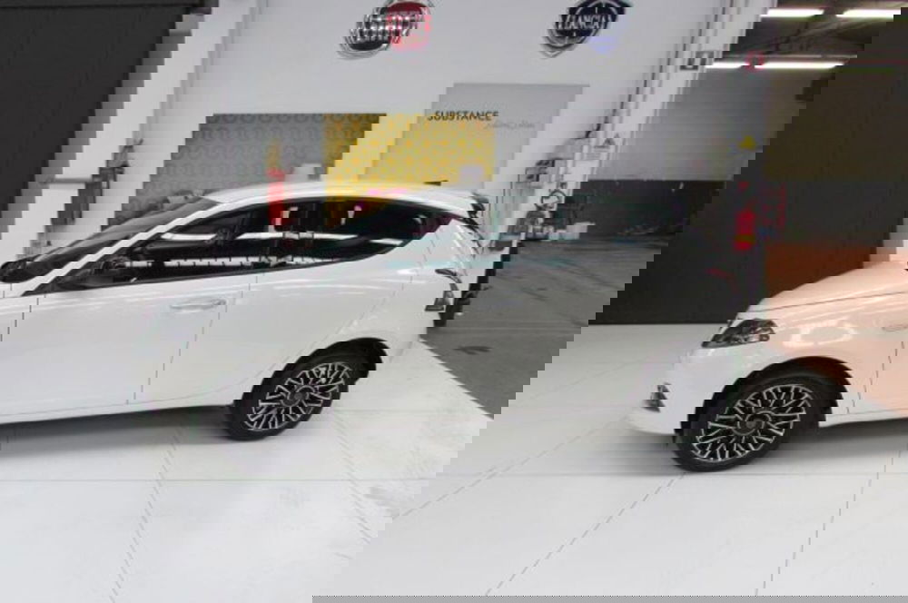 Lancia Ypsilon usata a Milano (4)