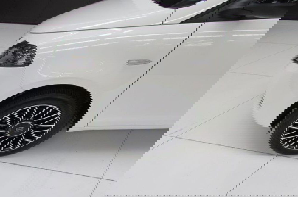 Lancia Ypsilon usata a Milano (5)