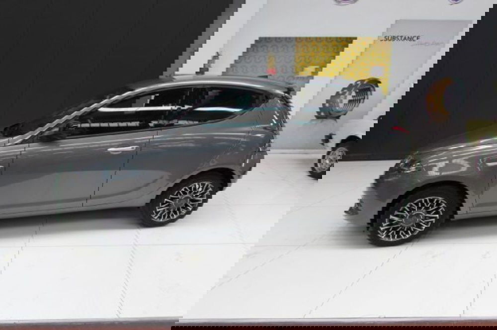 Lancia Ypsilon usata a Milano (4)