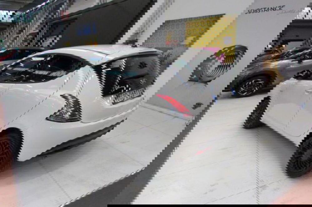 Lancia Ypsilon usata a Milano (3)