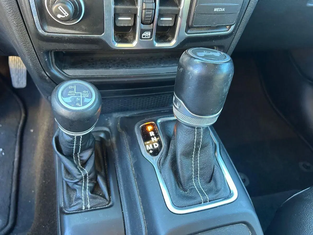 Jeep Wrangler Unlimited usata a Reggio Emilia (11)