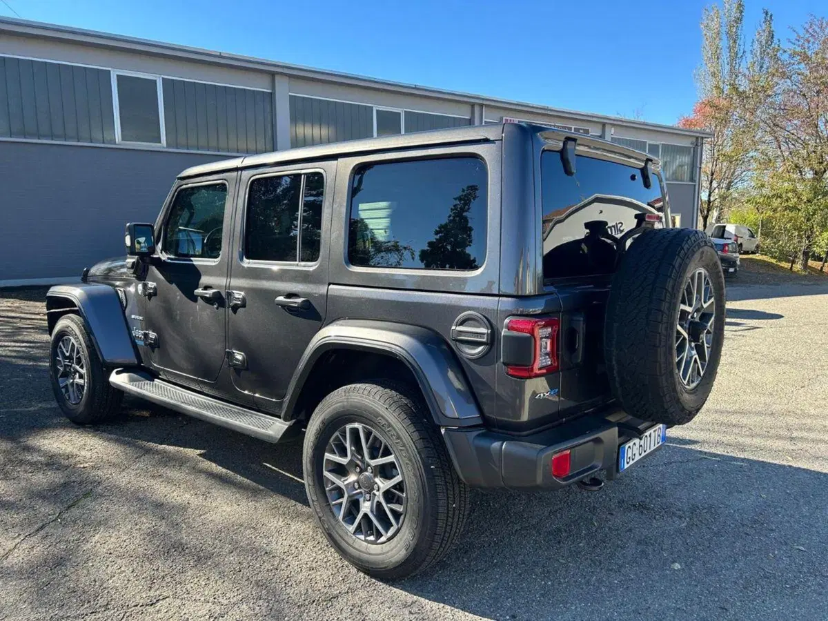 Jeep Wrangler Unlimited usata a Reggio Emilia (6)