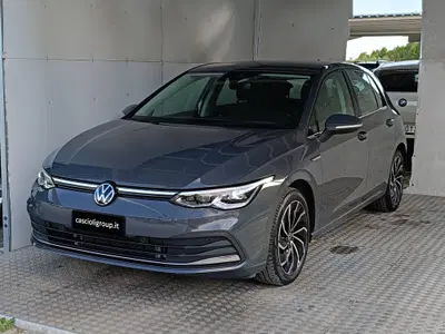 Volkswagen Golf 2.0 TDI 150 CV DSG SCR 4Motion Style del 2023 usata a San Benedetto del Tronto