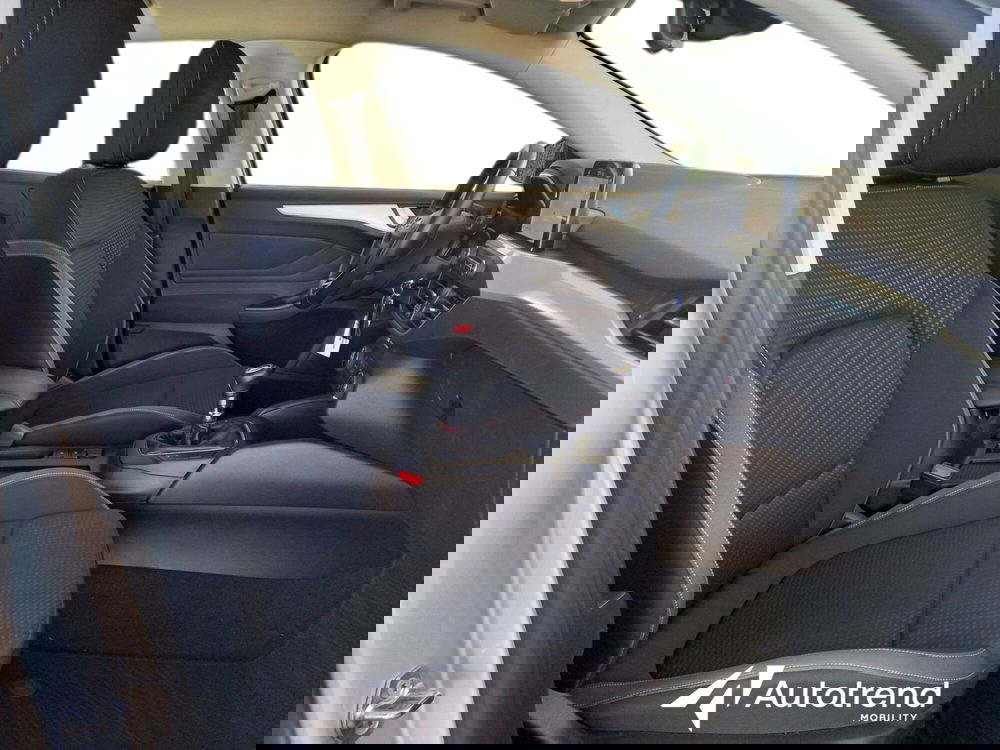 Ford Focus Station Wagon usata a Bari (7)