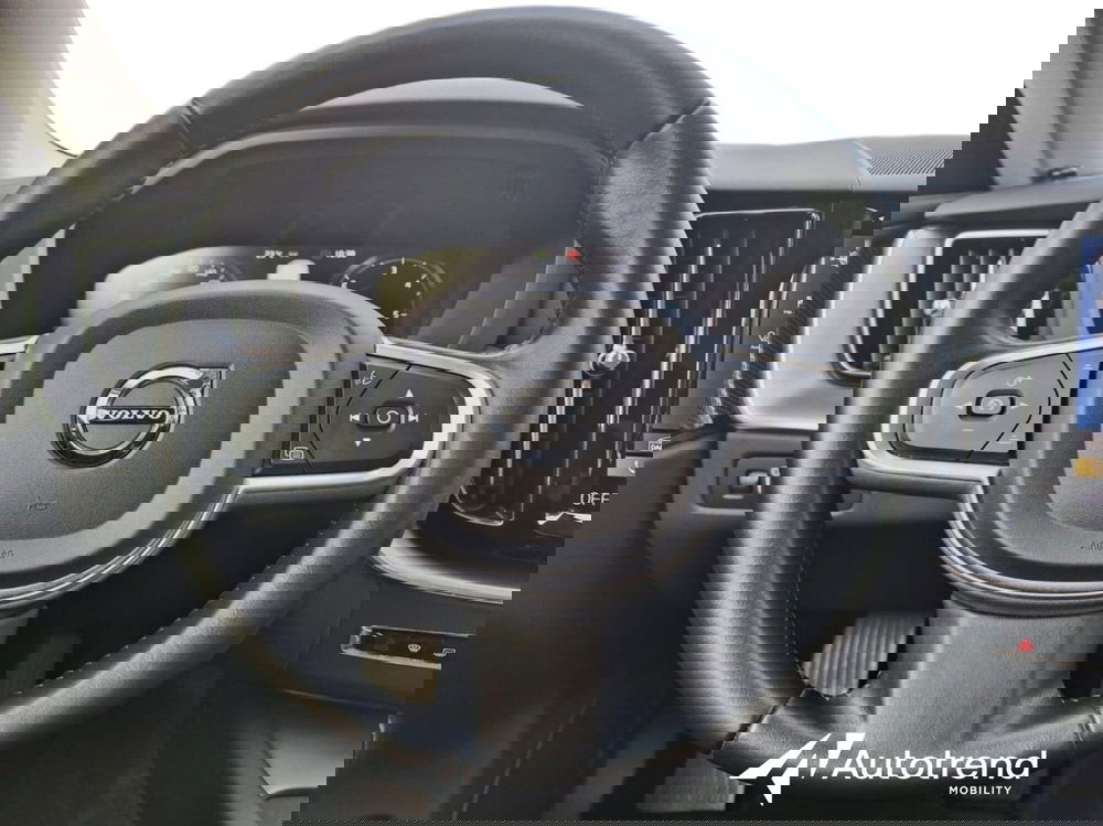 Volvo XC60 usata a Bari (10)