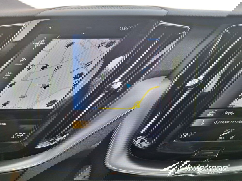 Volvo XC60 usata a Bari (12)