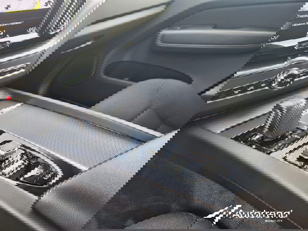 Volvo XC60 usata a Bari (14)