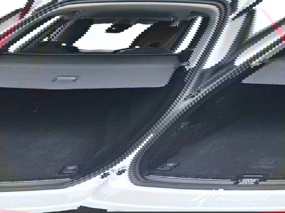 Volvo XC60 usata a Bari (16)