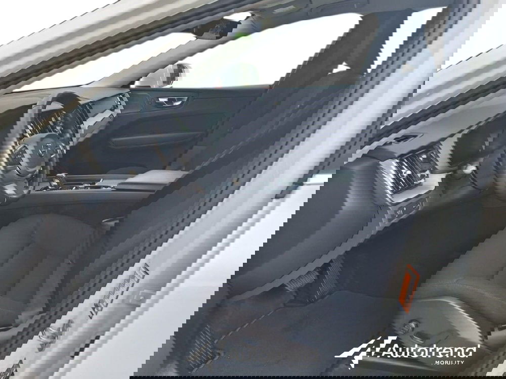 Volvo XC60 usata a Bari (6)