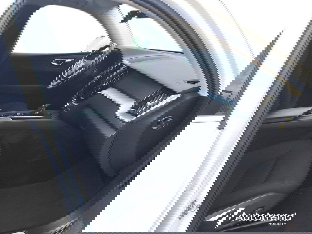 Volvo XC60 usata a Bari (7)