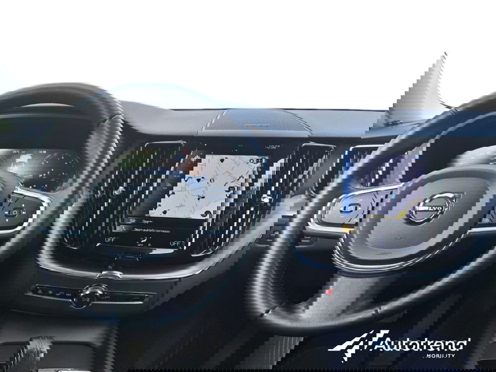 Volvo XC60 usata a Bari (9)