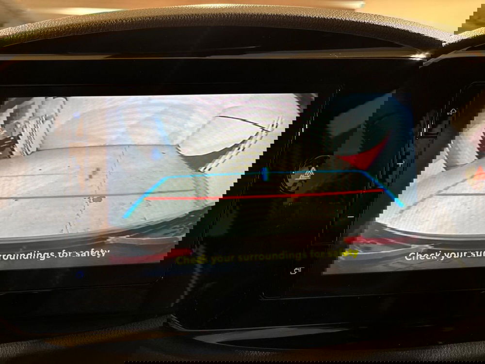 Toyota Aygo X nuova a Lecco (13)