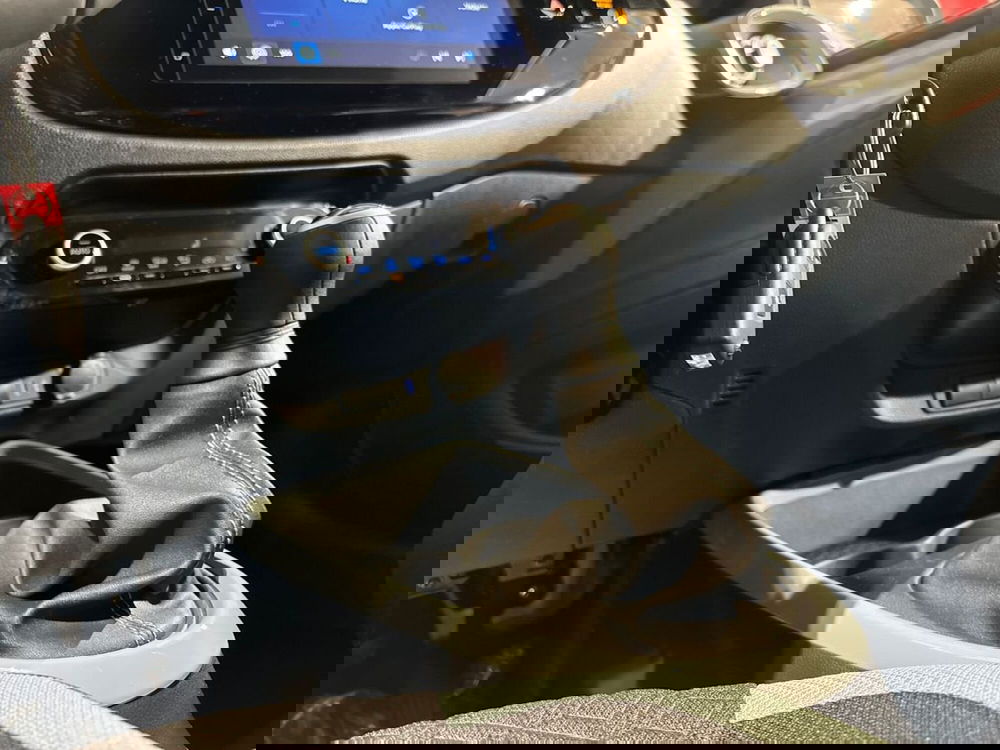 Toyota Aygo X nuova a Lecco (14)