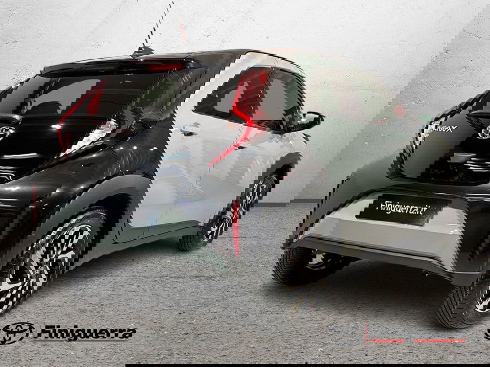 Toyota Aygo X nuova a Lecco (6)