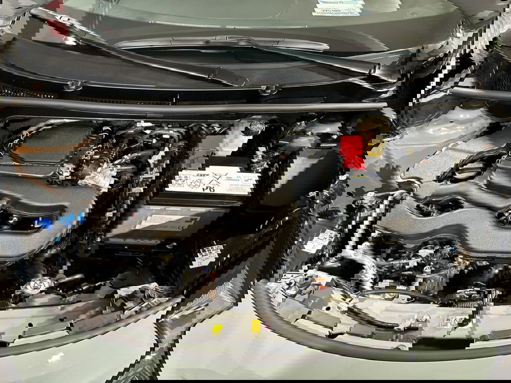 Toyota Aygo X nuova a Lecco (8)