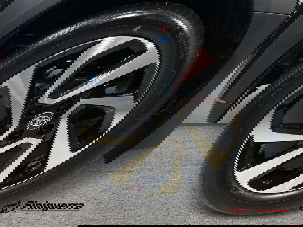 Toyota Aygo X nuova a Lecco (9)