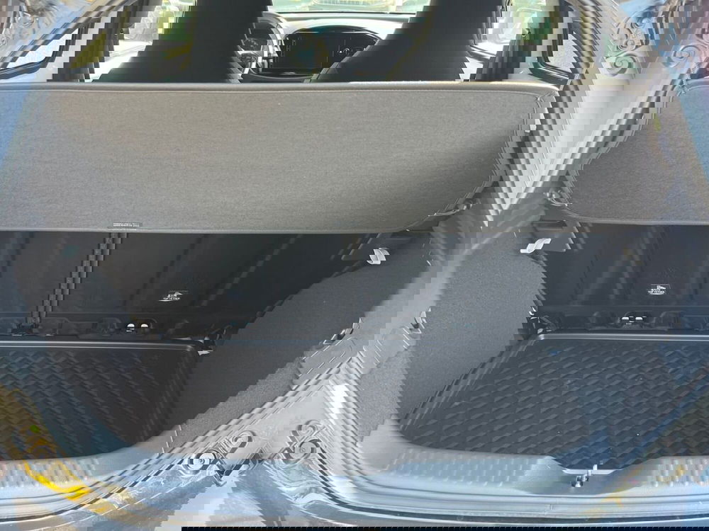 Toyota Aygo X nuova a Lecco (12)