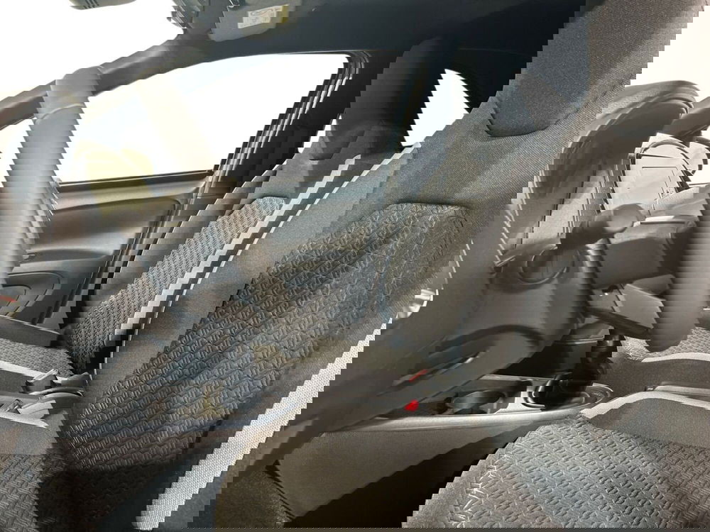 Toyota Aygo X nuova a Lecco (10)